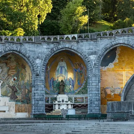 Le Foch - Centre - Parking Lourdes